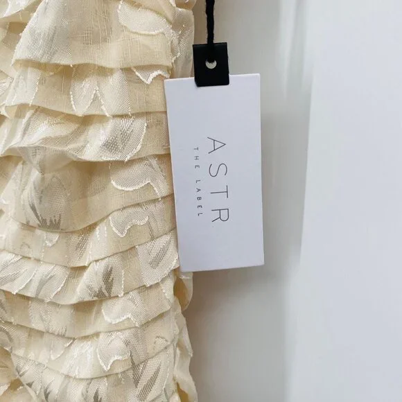 ASTR the Label Erina Ruched Short Puff Sleeve Mini Dress M Cream Lacy Bridal - Picture 8 of 8